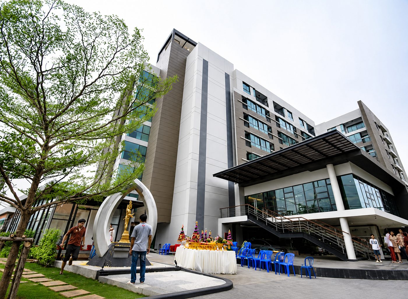 Teddy Thammasat photo 1
